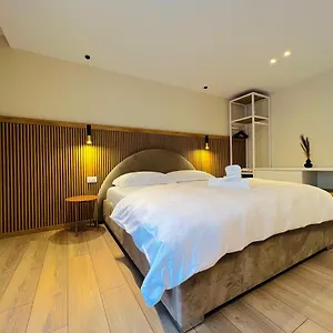 Center Hideaway Tirana